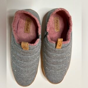 Women Olukai slippers 8
